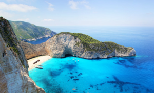 Bagaikan Kaca! Nikmati Keindahan 7 Pantai Terjernih di Dunia